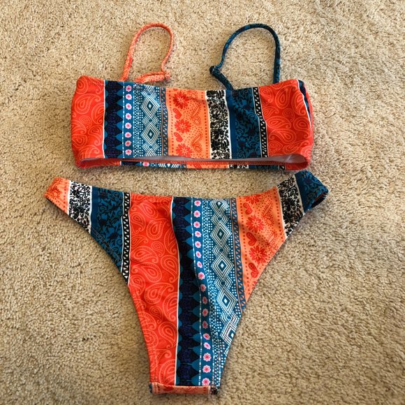 NWOT Bright Multi-Color Bikini with Strap Adjustable Top & Cheeky Bottoms - Picture 2 of 9